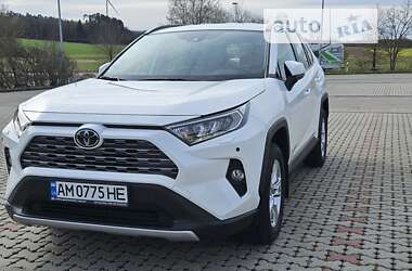 Позашляховик / Кросовер Toyota RAV4 2021 в Житомирі