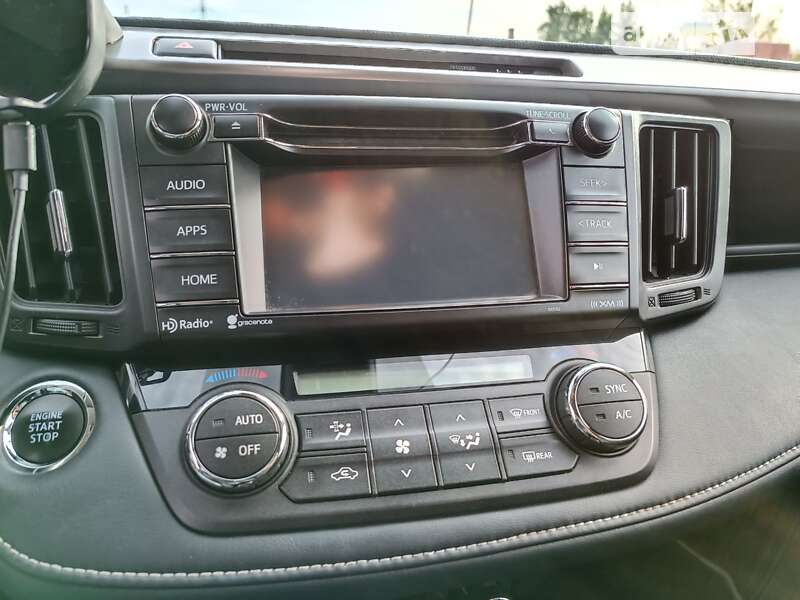 Позашляховик / Кросовер Toyota RAV4 2018 в Рівному