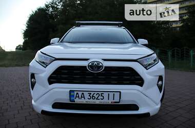 Внедорожник / Кроссовер Toyota RAV4 2019 в Дрогобыче