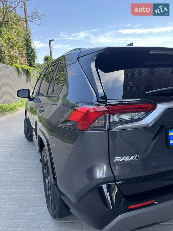 Внедорожник / Кроссовер Toyota RAV4 2021 в Львове