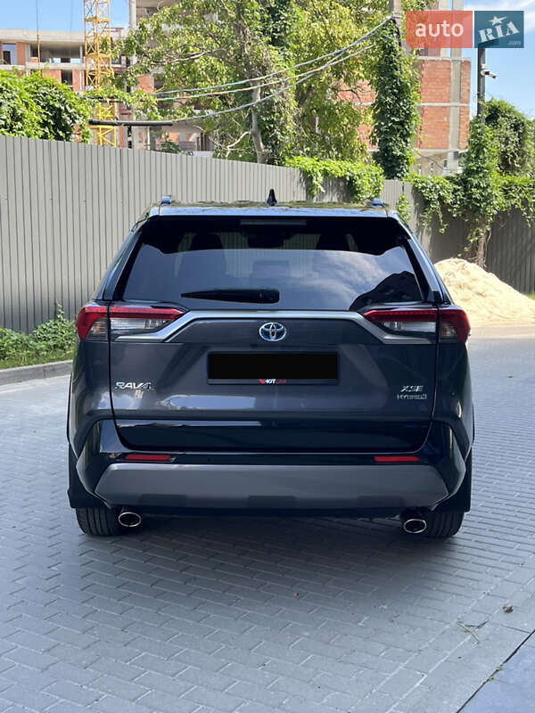 Внедорожник / Кроссовер Toyota RAV4 2021 в Львове