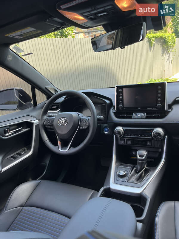 Внедорожник / Кроссовер Toyota RAV4 2021 в Львове