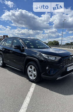 Внедорожник / Кроссовер Toyota RAV4 2021 в Киеве