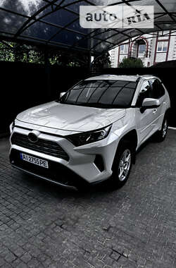 Внедорожник / Кроссовер Toyota RAV4 2020 в Броварах