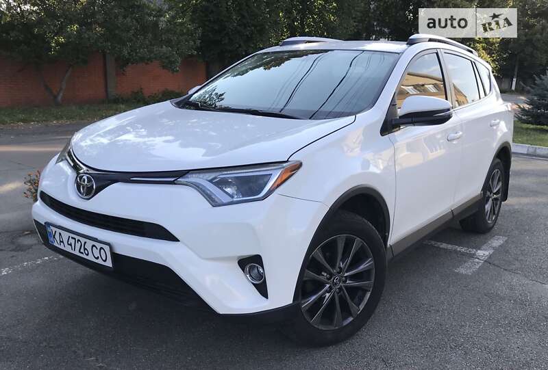 Позашляховик / Кросовер Toyota RAV4 2016 в Києві