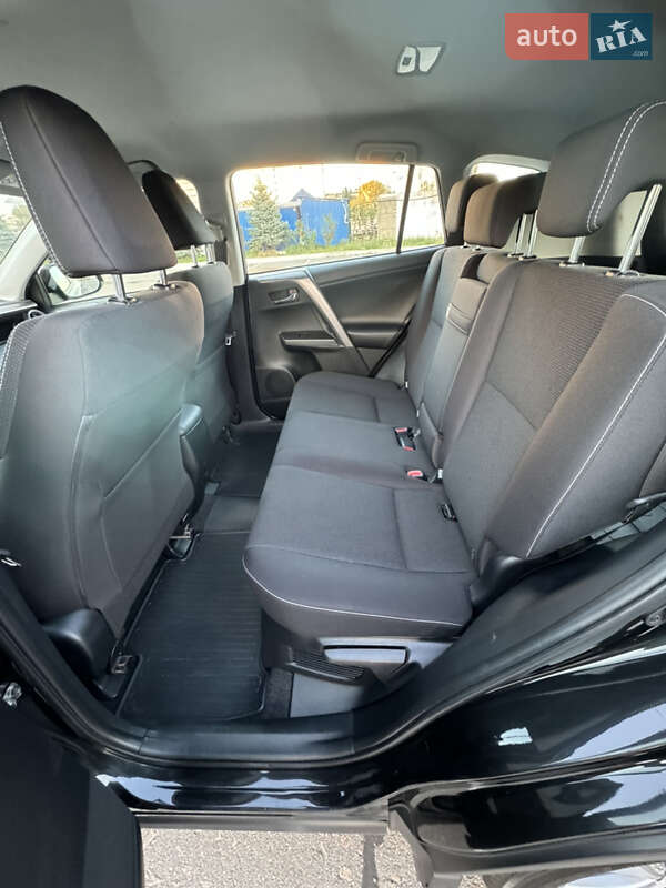 Внедорожник / Кроссовер Toyota RAV4 2018 в Киеве