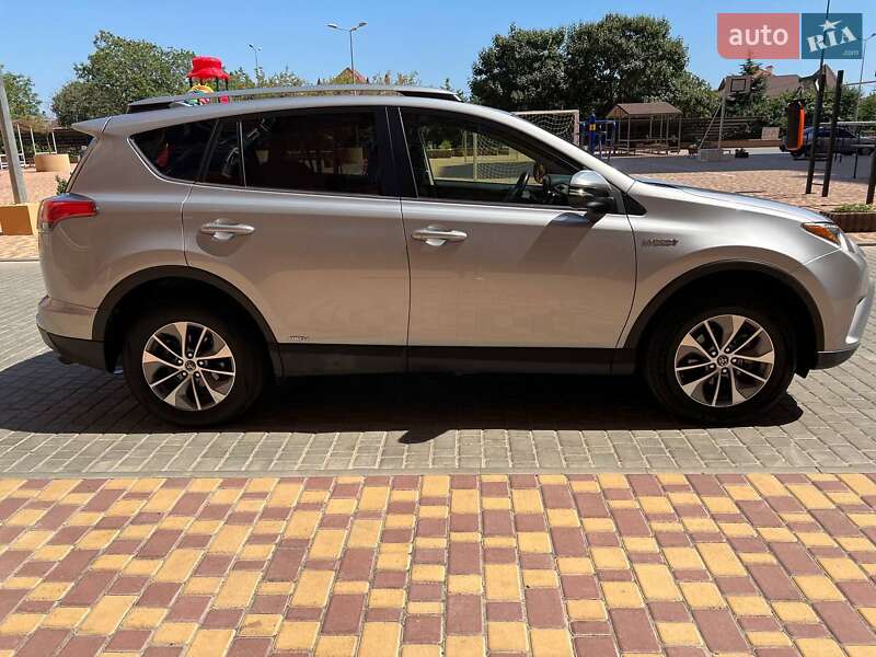 Позашляховик / Кросовер Toyota RAV4 2018 в Одесі
