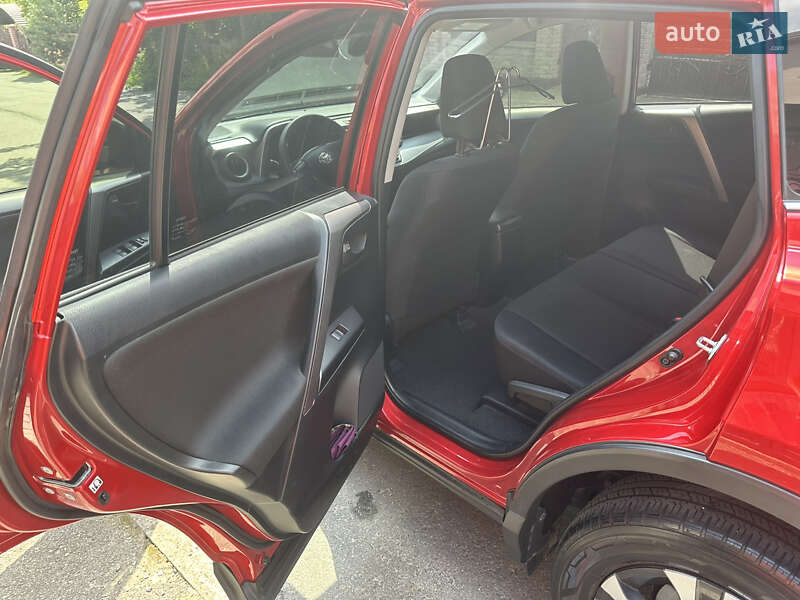 Позашляховик / Кросовер Toyota RAV4 2017 в Івано-Франківську фото 15 Позашляховик / Кросовер Toyota RAV4 2017 в Івано-Франківську