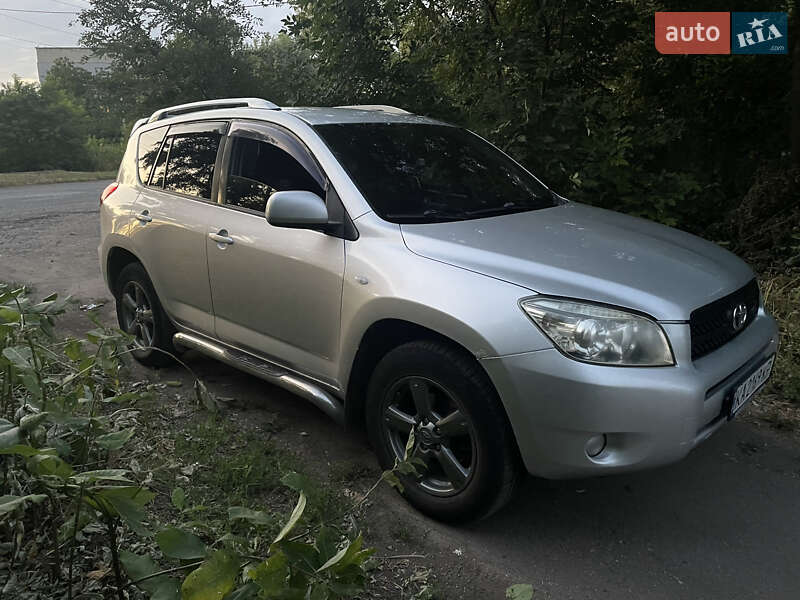 Позашляховик / Кросовер Toyota RAV4 2006 в Синельниковому