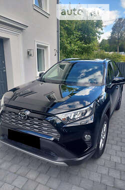 Внедорожник / Кроссовер Toyota RAV4 2019 в Луцке