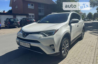 Внедорожник / Кроссовер Toyota RAV4 2018 в Харькове