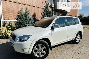 Позашляховик / Кросовер Toyota RAV4 2008 в Ромнах