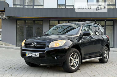 Внедорожник / Кроссовер Toyota RAV4 2006 в Новояворовске