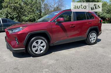 Внедорожник / Кроссовер Toyota RAV4 2020 в Киеве