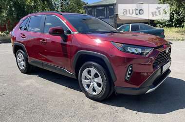 Внедорожник / Кроссовер Toyota RAV4 2020 в Киеве