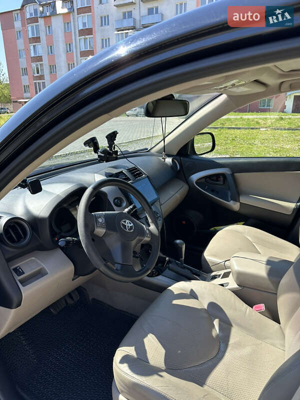 Позашляховик / Кросовер Toyota RAV4 2008 в Івано-Франківську