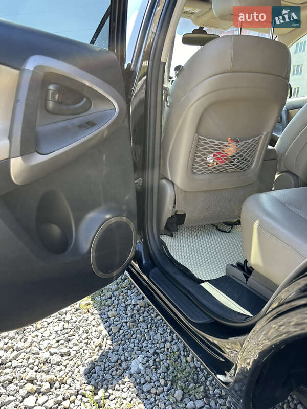 Позашляховик / Кросовер Toyota RAV4 2008 в Івано-Франківську
