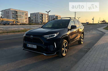 Внедорожник / Кроссовер Toyota RAV4 2021 в Ровно