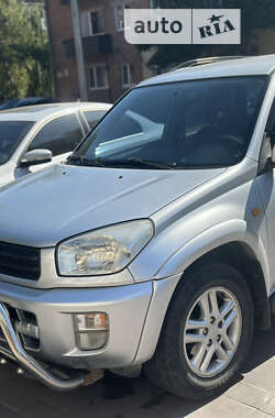 Внедорожник / Кроссовер Toyota RAV4 2003 в Полтаве