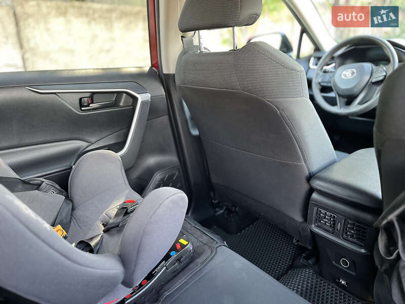 Внедорожник / Кроссовер Toyota RAV4 2020 в Одессе