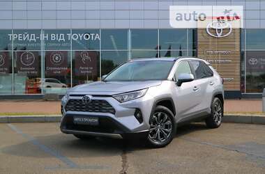 Позашляховик / Кросовер Toyota RAV4 2022 в Києві