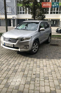 Позашляховик / Кросовер Toyota RAV4 2010 в Івано-Франківську