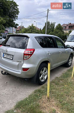 Позашляховик / Кросовер Toyota RAV4 2010 в Івано-Франківську