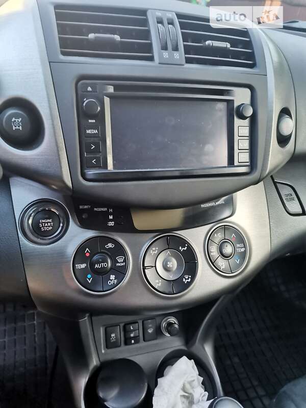Внедорожник / Кроссовер Toyota RAV4 2012 в Харькове