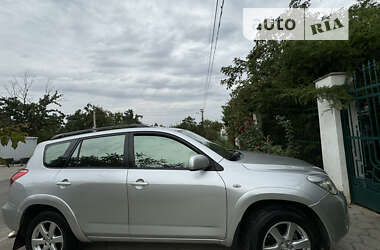 Внедорожник / Кроссовер Toyota RAV4 2006 в Николаеве