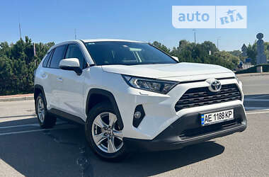 Внедорожник / Кроссовер Toyota RAV4 2021 в Киеве