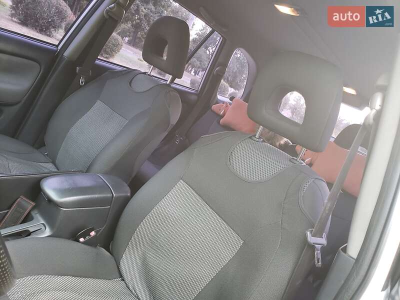 Позашляховик / Кросовер Toyota RAV4 2005 в Чугуєві фото 3 Позашляховик / Кросовер Toyota RAV4 2005 в Чугуєві