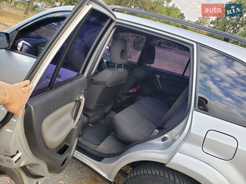 Позашляховик / Кросовер Toyota RAV4 2005 в Чугуєві фото 6 Позашляховик / Кросовер Toyota RAV4 2005 в Чугуєві