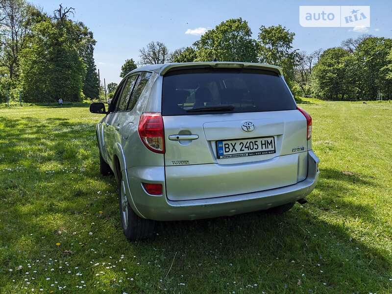 Внедорожник / Кроссовер Toyota RAV4 2008 в Славуте
