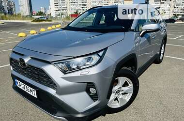 Внедорожник / Кроссовер Toyota RAV4 2021 в Киеве