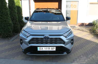 Позашляховик / Кросовер Toyota RAV4 2020 в Хмельницькому