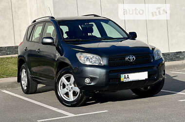 Внедорожник / Кроссовер Toyota RAV4 2006 в Киеве