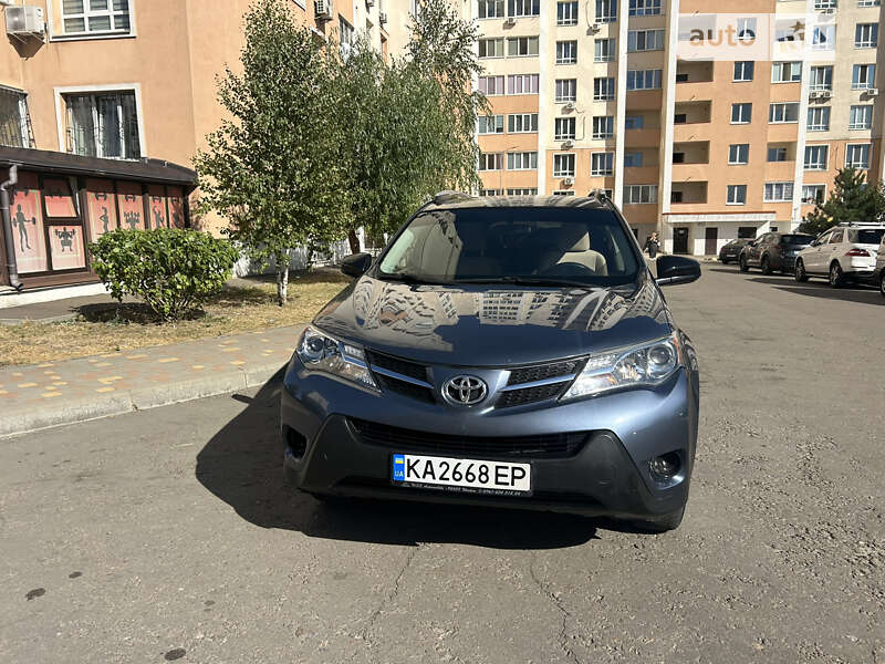 Позашляховик / Кросовер Toyota RAV4 2013 в Софіївській Борщагівці