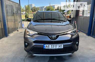 Внедорожник / Кроссовер Toyota RAV4 2016 в Днепре