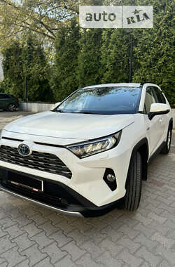 Внедорожник / Кроссовер Toyota RAV4 2020 в Киеве