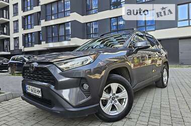 Позашляховик / Кросовер Toyota RAV4 2020 в Івано-Франківську