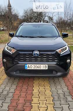 Позашляховик / Кросовер Toyota RAV4 2020 в Тячеві