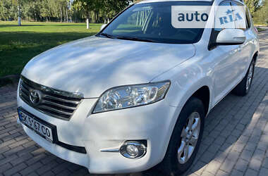 Позашляховик / Кросовер Toyota RAV4 2011 в Рівному