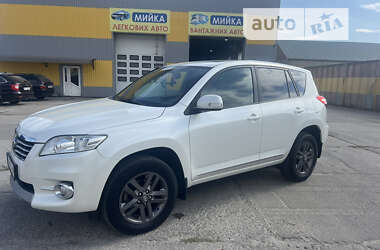 Внедорожник / Кроссовер Toyota RAV4 2011 в Звягеле