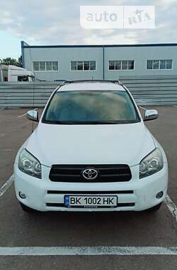 Внедорожник / Кроссовер Toyota RAV4 2006 в Ровно