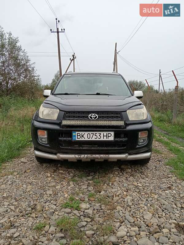 Позашляховик / Кросовер Toyota RAV4 2003 в Львові