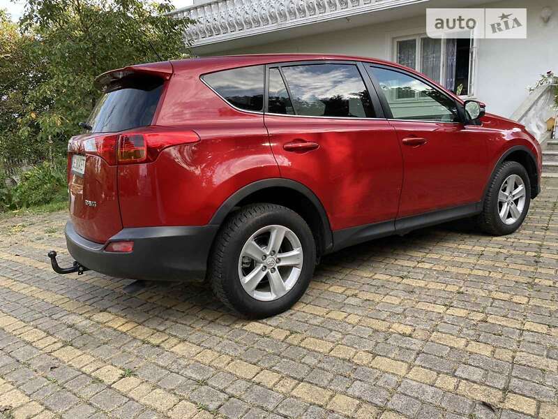 Внедорожник / Кроссовер Toyota RAV4 2013 в Черновцах