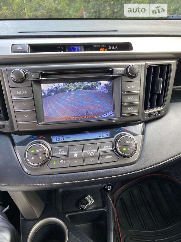 Внедорожник / Кроссовер Toyota RAV4 2013 в Черновцах