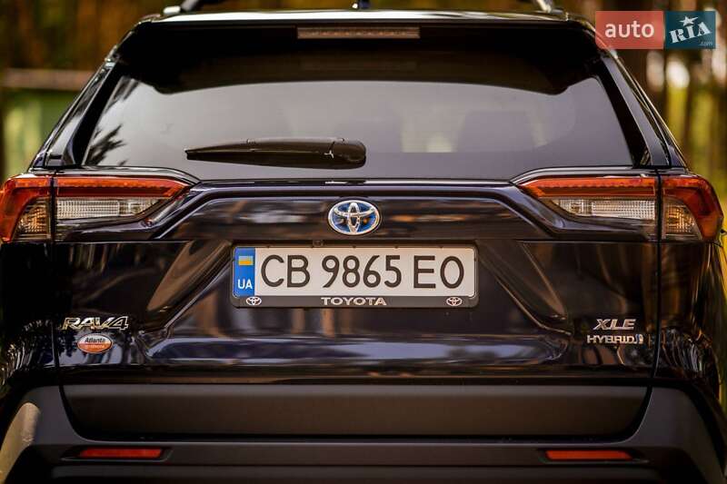 Позашляховик / Кросовер Toyota RAV4 2022 в Чернігові