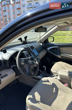 Внедорожник / Кроссовер Toyota RAV4 2008 в 