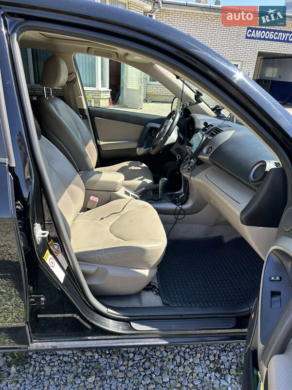 Позашляховик / Кросовер Toyota RAV4 2008 в Івано-Франківську